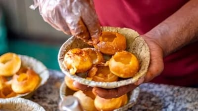 Fried food consumption: The puri are deep fried, which adds to the fat content of the street food. This can also lead to weight gain and high cholesterol levels. (Unsplash) Fried food consumption: The puri are deep fried, which adds to the fat content of the street food. This can also lead to weight gain and high cholesterol levels. (Unsplash)