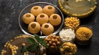 Digestive discomfort: The spices used in Pani Puris can lead to indigestion and heartburn. The chilli used in Pani Puris, when consumed in high amounts, can cause disruption in the digestion process. (Unsplash) Digestive discomfort: The spices used in Pani Puris can lead to indigestion and heartburn. The chilli used in Pani Puris, when consumed in high amounts, can cause disruption in the digestion process. (Unsplash)