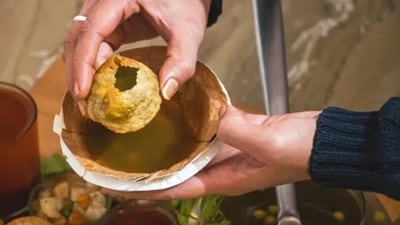 Calorie content: When consumed in large quantities, pani puri can lead to high calorie intake. The flavoured water and the sweet chutney served with pani puri can have harmful implications. (Unsplash) Calorie content: When consumed in large quantities, pani puri can lead to high calorie intake. The flavoured water and the sweet chutney served with pani puri can have harmful implications. (Unsplash)