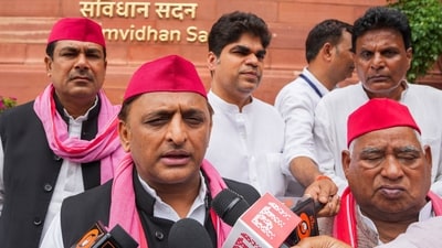 New Delhi: Samajwadi Party MP Akhilesh Yadav speaks to the media as he arrives to attend the Parliament session, in New Delhi, Wednesday, July 3, 2024. Party MP Awadhesh Prasad is also seen. (PTI Photo/Shahbaz Khan)(PTI07_03_2024_000059B) (PTI) New Delhi: Samajwadi Party MP Akhilesh Yadav speaks to the media as he arrives to attend the Parliament session, in New Delhi, Wednesday, July 3, 2024. Party MP Awadhesh Prasad is also seen. (PTI Photo/Shahbaz Khan)(PTI07_03_2024_000059B) (PTI)