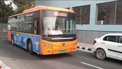 E-bus in Ghaziabad. (Sakib Ali/HT Photo) (HT_PRINT) E-bus in Ghaziabad. (Sakib Ali/HT Photo) (HT_PRINT)