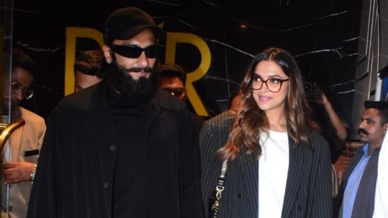 Deepika Padukone and Ranveer Singh go on a movie date with his mom and sister. (HT Photo/Varinder Chawla)