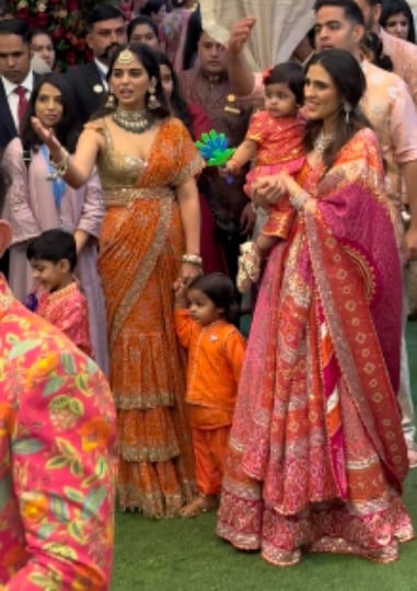 Shloka Ambani looked gorgeous in a salwar suit.(HT Photos/Varinder Chawla)