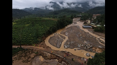 A drone view shows a landslide site after multiple landslides in the hills in Wayanad district, in the southern state of Kerala, India, July 31, 2024. REUTERS/Francis Mascarenhas (REUTERS) A drone view shows a landslide site after multiple landslides in the hills in Wayanad district, in the southern state of Kerala, India, July 31, 2024. REUTERS/Francis Mascarenhas (REUTERS)