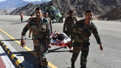 Army personnel evacuating the injured passengers from the site of the accident in Durbuk area, in eastern Ladakh. (HT Photo)