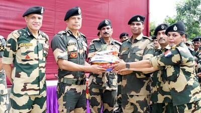 Border Security Force (BSF) director general Daljit Singh (second from left) being felicitated during his two-day visit to the border areas of Jammu region on Thursday. (HT Photo) Border Security Force (BSF) director general Daljit Singh (second from left) being felicitated during his two-day visit to the border areas of Jammu region on Thursday. (HT Photo)
