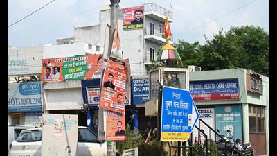 Posters of aspirants preparing to contest the assembly elections hang on an electricity pole at Patel Nagar in Gurugram on Thursday. (Parveen Kumar/HT PHOTO) Posters of aspirants preparing to contest the assembly elections hang on an electricity pole at Patel Nagar in Gurugram on Thursday. (Parveen Kumar/HT PHOTO)