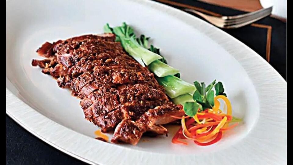 House of Ming offers four-course and five-course tasting menus that cover their greatest hits.