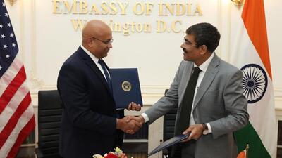 Additional secretary and director general (acquisition), ministry of defence Samir Kumar Sinha with principal deputy assistant secretary for industrial base policy, US department of defence, Dr Vic Ramdass (X/@SpokespersonMoD) Additional secretary and director general (acquisition), ministry of defence Samir Kumar Sinha with principal deputy assistant secretary for industrial base policy, US department of defence, Dr Vic Ramdass (X/@SpokespersonMoD)