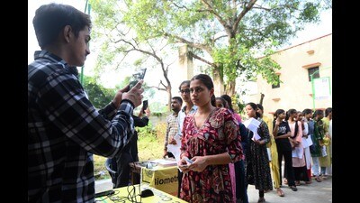 As many as 48,17,441 (48,17 lakh or over 4.8 million) candidates had applied to appear in the written examination (Deepak Gupta/HT) As many as 48,17,441 (48,17 lakh or over 4.8 million) candidates had applied to appear in the written examination (Deepak Gupta/HT)