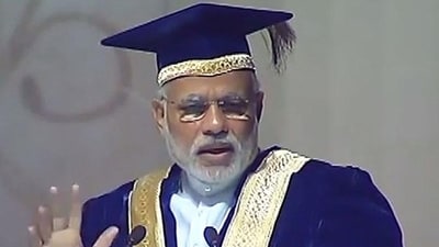 PM Narendra Modi addressing students at the AIIMS convocation.