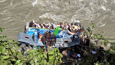 Security force personnel work to rescue injured passengers after a bus carrying Indian passengers traveling to Kathmandu from Pokhara plunged into a river in Tanahun District, Gandaki Province, Nepal August 23, 2024. (REUTERS)