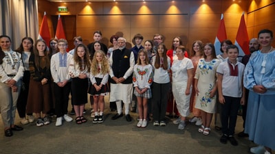 Prime Minister Narendra Modi interacted with Ukrainian students learning Hindi during his visit to Ukraine on Friday (X/@MEAIndia) Prime Minister Narendra Modi interacted with Ukrainian students learning Hindi during his visit to Ukraine on Friday (X/@MEAIndia)
