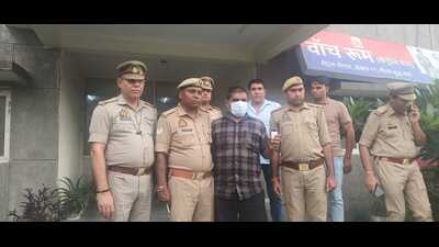 Suspect Yadav thought police would not investigate the case, as he duped others of such a small amount, and even engaged six to seven neighbour villagers on a commission. (HT Photo) Suspect Yadav thought police would not investigate the case, as he duped others of such a small amount, and even engaged six to seven neighbour villagers on a commission. (HT Photo)