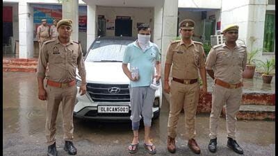 The dispute erupted after Ankush Sharma (45), a property owner and resident of Golf Vista apartments, in Alpha-2, Greater Noida, demanded more than the initially agreed upon price from Praveen Singh (42), a former policeman and resident of Meerut. (HT Photo) The dispute erupted after Ankush Sharma (45), a property owner and resident of Golf Vista apartments, in Alpha-2, Greater Noida, demanded more than the initially agreed upon price from Praveen Singh (42), a former policeman and resident of Meerut. (HT Photo)