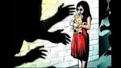 The girl’s mother told police that the accused stalked and harassed their daughter while they were returning home after paying obeisance at a temple. (iStock)