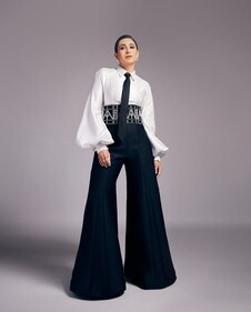 Karisma Kapoor makes a case in a black and white jumpsuit (Photo: Instagram) Karisma Kapoor makes a case in a black and white jumpsuit (Photo: Instagram)