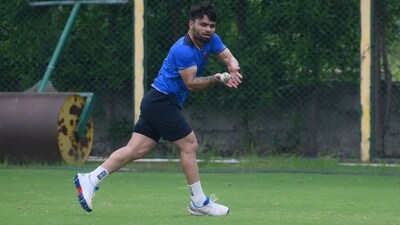 Rinku Singh during a practices session at Ekana Stadium in Lucknow (Deepak Gupta/HT)