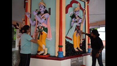Janmashtami preparations at Reserve Police Lines in Lucknow on Saturday. (Mushtaq Ali/HT)