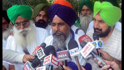 Kisan Mazdoor Sangharsh Committee General Secretary Sarwan Singh Pandher speaks to the media after their meeting to reopen the Shambhu border in Patiala on August 21. (ANI File) Kisan Mazdoor Sangharsh Committee General Secretary Sarwan Singh Pandher speaks to the media after their meeting to reopen the Shambhu border in Patiala on August 21. (ANI File)