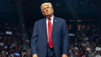 GLENDALE, ARIZONA - AUGUST 23: Republican presidential nominee, former U.S. President Donald Trump departs the stage after speaking during a campaign rally at Desert Diamond Arena on August 23, 2024 in Glendale, Arizona. (Getty Images via AFP) GLENDALE, ARIZONA - AUGUST 23: Republican presidential nominee, former U.S. President Donald Trump departs the stage after speaking during a campaign rally at Desert Diamond Arena on August 23, 2024 in Glendale, Arizona. (Getty Images via AFP)