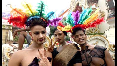 Patna, July 14 (ANI): Transgenders participate in the Bihar Pride Parade organized by Bihar Dostana Safar, in Patna on Sunday. (ANI Photo) (Aftab Alam) Patna, July 14 (ANI): Transgenders participate in the Bihar Pride Parade organized by Bihar Dostana Safar, in Patna on Sunday. (ANI Photo) (Aftab Alam)