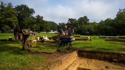 Colonial Williamsburg archaeologists continue their excavation of an 18th Century ornamental garden. (AP Photo/John C. Clark) Colonial Williamsburg archaeologists continue their excavation of an 18th Century ornamental garden. (AP Photo/John C. Clark)