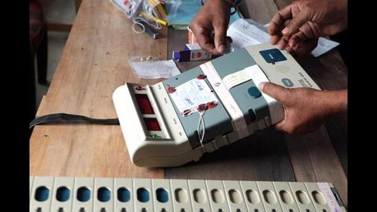 The BJP cited the long weekend before polling day and said it may lead to lower voter turnout as people tend to go out of station in such situations. (HT PHOTO)