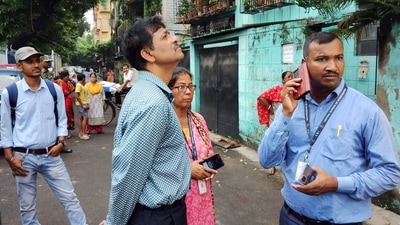 CBI officers arrive at the residence of former RG Kar Medical College principal Sandip Ghosh to investigate the alleged sexual assault and murder of a postgraduate trainee doctor and financial irregularities at the RG Kar Medical College, in Kolkata on Sunday. (ANI) CBI officers arrive at the residence of former RG Kar Medical College principal Sandip Ghosh to investigate the alleged sexual assault and murder of a postgraduate trainee doctor and financial irregularities at the RG Kar Medical College, in Kolkata on Sunday. (ANI)