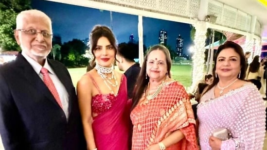 Priyanka also clicked pictures with some of her family friends and relatives.