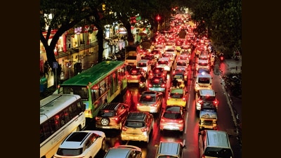 In 2018, the PMC approved  ₹102 crore for installing an automatic signal system at 125 intersections and  ₹68.38 crore for maintenance over the subsequent five years. (HT PHOTO)