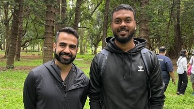 Nikhil Kamath (L) at Cubbon Park in Bengaluru (X/@aymensays) Nikhil Kamath (L) at Cubbon Park in Bengaluru (X/@aymensays)