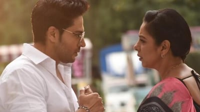 Rupali Ganguly with Gaurav Khanna in a scene from Anupamaa.