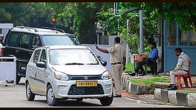 Situation aggravated by student leaders roaming around in SUVs bearing party stickers, as a show of strength. (Ravi Kumar/ HT) Situation aggravated by student leaders roaming around in SUVs bearing party stickers, as a show of strength. (Ravi Kumar/ HT)