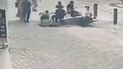 The Indian woman fell into a massive sinkhole in Kuala Lumpur. The Indian woman fell into a massive sinkhole in Kuala Lumpur.