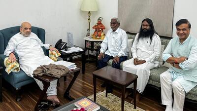 Former Jharkhand CM Champai Soren with Amit Shah in New Delhi August 30. (ANI) Former Jharkhand CM Champai Soren with Amit Shah in New Delhi August 30. (ANI)