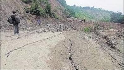 In Shimla city, school and office goers had to face inconvenience in the morning hours due to uprooting of trees near Toyland following heavy rains. (HT Photo) In Shimla city, school and office goers had to face inconvenience in the morning hours due to uprooting of trees near Toyland following heavy rains. (HT Photo)