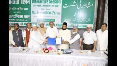 Muslim scholars submit a memorandum to BJP MP Jagdambika Pal in Lucknow (Sourced) Muslim scholars submit a memorandum to BJP MP Jagdambika Pal in Lucknow (Sourced)