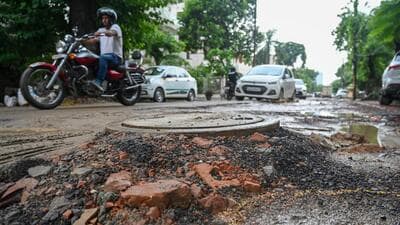 The worst affected by the construction activity are Blocks B and C, in front of the Apollo hospital till Gate Number 6, and the digging work is currently underway on the sector’s periphery, alleged a resident. (Sunil Ghosh/HT Photo) The worst affected by the construction activity are Blocks B and C, in front of the Apollo hospital till Gate Number 6, and the digging work is currently underway on the sector’s periphery, alleged a resident. (Sunil Ghosh/HT Photo)