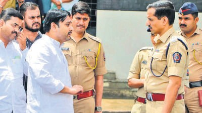 Vishwajeet Kadam (L) and Sangli SP reviewing security arrangements for event to be held on September 5. Rahul Gandhi, Mallikarjun Kharge, Sharad Pawar and Uddhav Thackeray will share dais at Sangli district to unveil the statue of senior Congress leader Patangrao Kadam. (HT) Vishwajeet Kadam (L) and Sangli SP reviewing security arrangements for event to be held on September 5. Rahul Gandhi, Mallikarjun Kharge, Sharad Pawar and Uddhav Thackeray will share dais at Sangli district to unveil the statue of senior Congress leader Patangrao Kadam. (HT)