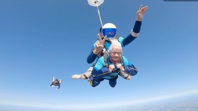 The image shows Manette Baillie, a 102-year-old UK woman who skydived. (X/@GoldsterClub) The image shows Manette Baillie, a 102-year-old UK woman who skydived. (X/@GoldsterClub)