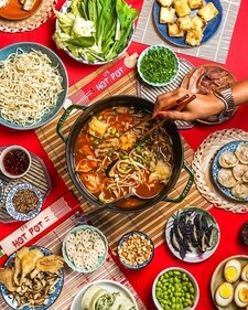 WIth meat, eggs, tofu and veggeis, Little Food Co. makes hotpot you can enjoy home WIth meat, eggs, tofu and veggeis, Little Food Co. makes hotpot you can enjoy home