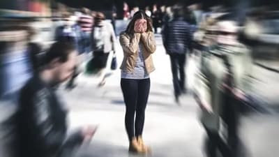 Worst-case scenarios and downward spirals are also common in people with panic attacks. They fear that they will be laughed at and judged. (Unsplash) Worst-case scenarios and downward spirals are also common in people with panic attacks. They fear that they will be laughed at and judged. (Unsplash)