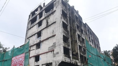 An old building in dilapitdated condition at Vile Parle (East). (Photo by Vijay Bate/HT Photo) (HT PHOTO) An old building in dilapitdated condition at Vile Parle (East). (Photo by Vijay Bate/HT Photo) (HT PHOTO)
