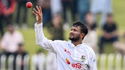Bangladesh's Shakib Al Hasan prepares to bowl during the fifth and final day of the first Test cricket match between Pakistan and Bangladesh at the Rawalpindi Cricket Stadium in Rawalpindi on August 25 (AFP) Bangladesh's Shakib Al Hasan prepares to bowl during the fifth and final day of the first Test cricket match between Pakistan and Bangladesh at the Rawalpindi Cricket Stadium in Rawalpindi on August 25 (AFP)