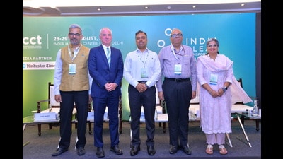 ICCT India managing director Amit Bhatt, ICCT executive director Drew Kodjak, Union ministry of heavy industries additional secretary Hanif Qureshi, Niti Aayog’s Sudhendu Sinha and Sarika Panda from Rahagiri Foundation. (HT Photo) ICCT India managing director Amit Bhatt, ICCT executive director Drew Kodjak, Union ministry of heavy industries additional secretary Hanif Qureshi, Niti Aayog’s Sudhendu Sinha and Sarika Panda from Rahagiri Foundation. (HT Photo)