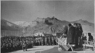 Indian Prime Minister Jawaharlal Nehru addresses Jawans in Ladakh in 1962. (HT) Indian Prime Minister Jawaharlal Nehru addresses Jawans in Ladakh in 1962. (HT)