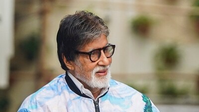 Actor Amitabh Bachchan while meeting fans at his residence 'Jalsa', in Mumbai. (PTI) Actor Amitabh Bachchan while meeting fans at his residence 'Jalsa', in Mumbai. (PTI)