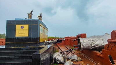 A statue of Chhatrapati Shivaji Maharaj, erected by the Navy and inaugurated by Prime Minister Narendra Modi last year, collapses at Rajkot Fort, in Malvan, Monday. (PTI) A statue of Chhatrapati Shivaji Maharaj, erected by the Navy and inaugurated by Prime Minister Narendra Modi last year, collapses at Rajkot Fort, in Malvan, Monday. (PTI)