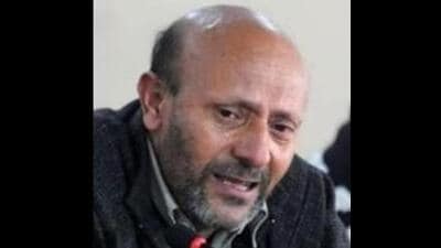Sheikh Abdul Rashid, popularly known as Engineer Rashid, won the Baramulla seat in the recent Lok Sabha elections by defeating former CM Omar Abdullah. Rashid, who is lodged in Tihar Jail, has filed a petition seeking regular bail in the terror funding case. (HT file photo)